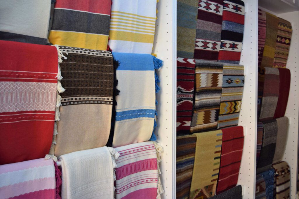 La Casa Del Rebozo-Artesanías en Oaxaca-Textiles de Lana y Algodon